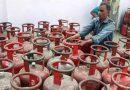 LPG टंचाईमुळे महाराष्ट्रात मध्यान्ह भोजन योजनेअंतर्गत खिचडी धोक्यात आली आहे