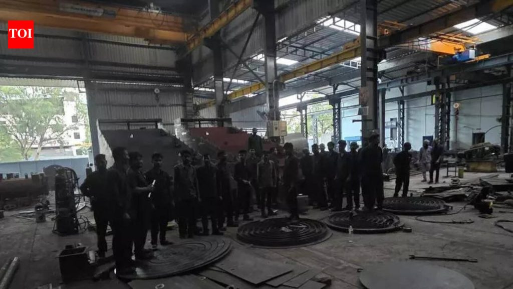 एलपीजी टंचाईमुळे उत्पादनात घट झाल्यामुळे एमएसएमईंना कामगार संकटाचा सामना करावा लागतो