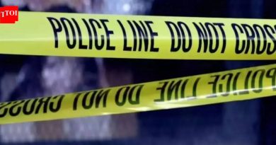 महाराष्ट्रात प्रतिस्पर्धी टोळ्यांमध्ये हाणामारी, 3 ठार; ५ जणांना ताब्यात घेतले महाराष्ट्रात प्रतिस्पर्धी टोळ्यांमध्ये हाणामारी, 3 ठार; ५ जणांना ताब्यात घेतले