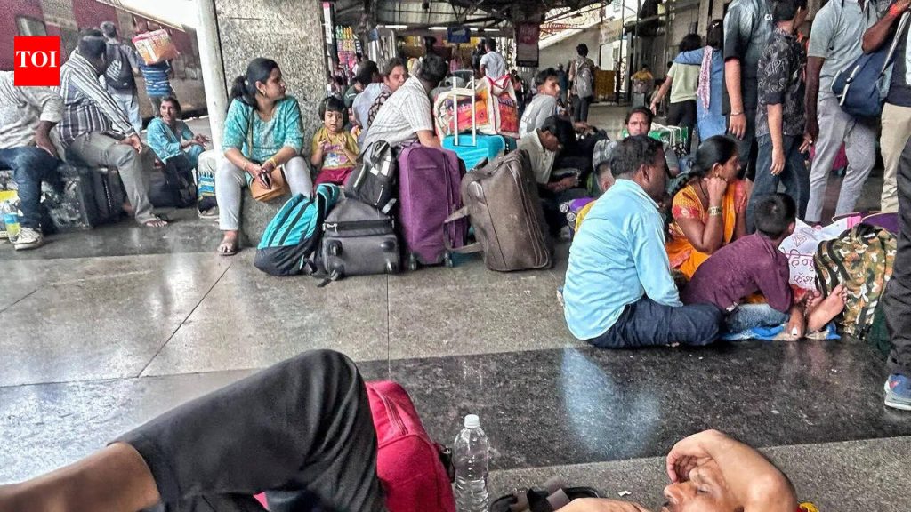 प्रवाशांची सुरक्षा सुधारण्यासाठी जीआरपीने पुणे रेल्वे स्थानकातून ६० भिकाऱ्यांना पुनर्वसन गृहात हलवले