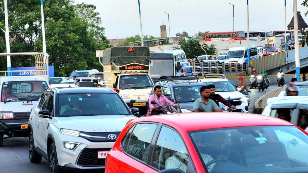 सीओईपी फ्लायओव्हर ट्रॅफिक चाचणीने प्रवाशांची नाराजी ओढवली कारण गर्दी कमी होत नाही